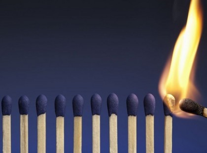 HOGYAN LEHET ÁTVERNI VALAKIT ÚGY, HOGY ÉSZRE SE VESZI