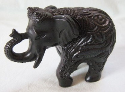 Szerencsehozó elefánt Osszad meg, és hamarosan szerencse ér!