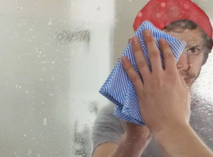 ÁLLANDÓAN ÖSSZEPISZKÍTOTTÁK A TÜKRÖT A DIÁKOK A VÉCÉBEN! A GONDNOK ÚGY DÖNTÖTT, VISSZAVÁG!