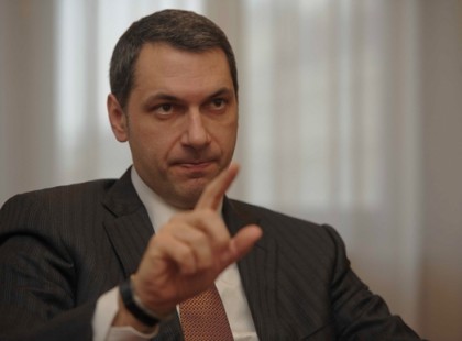 600 ezer migránst akarnak betelepíteni – dermesztő számok Lázártól