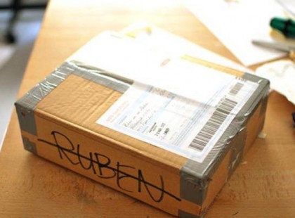 Hatósági figyelmeztetés!Ha ilyen csomaggal kopogtat a postás semmiképpen ne írja alá az átvételi elismervényt!!!