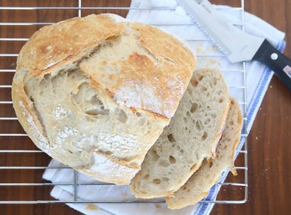 Így gyúrhatsz otthon 5 perc alatt kenyeret. Többé soha nem fogsz boltit vásárolni!