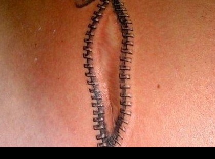 Úgy gondolod, hogy ez egy cipzár, de nézd meg jobban, és látni fogod, hogy mi is ez valójában. Hihetetlen!