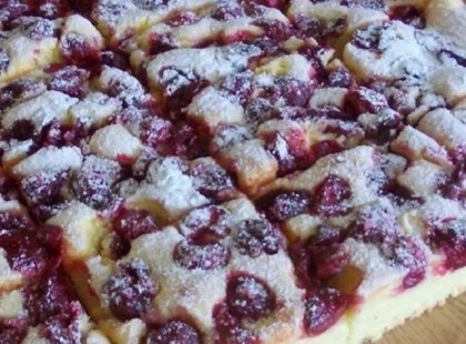 A LEGEGYSZERŰBB KEVERT MEGGYES SÜTI (6×6 SÜTI)