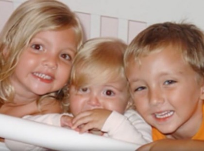 A NŐ EGY BALESETBEN EGYSZERRE HÁROM GYERMEKÉT VESZTETTE EL, NEM SOKKAL KÉSŐBB HÁRMASIKREKET VÁRT!