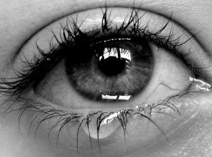 MIKROSZKÓP ALATT VIZSGÁLTÁK MEG A KÖNNYEKET: MEGDÖBBENTŐ DOLOGRA DERÜLT FÉNY!