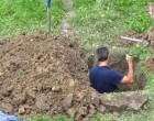 Kegyetlen dolgot művelt a szomszéd! Mikor a férfi meglátta, magánkívül volt!
