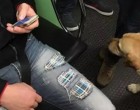 A vak nő felszállt a 3-as metróra, a srác pedig ordenáré módon reagált!