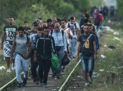 A britek megmerték lépni : kivágják az országból a migránsokat!