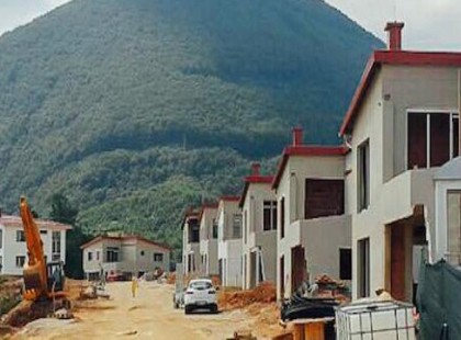 Vérlázító!Muszlim falu épült a magyar határ közelében! Vérlázító, ami ott zajlik!