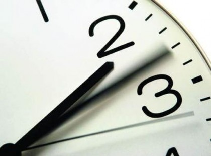 Nyomj egy lájkot,ha szerinted is hülyeség az óraátállítás!