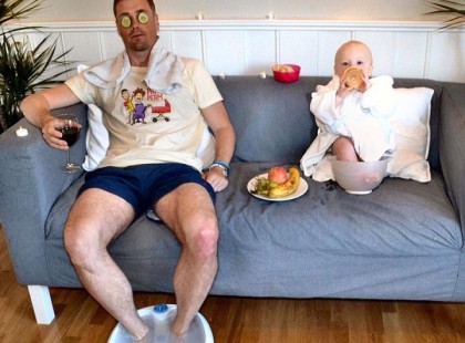 Megdöbbentő, hogy mit művel a svéd apa fiával! (14 fotó)