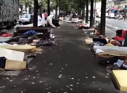 Így néz ki Párizs 2016-ban : Apokalipszisszerű jelenetek, avagy így változtatták az afrikai bevándorlók a fény városát leprateleppé!Oszd meg, hogy mindenkihez eljusson