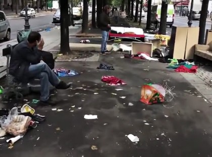 Félelmetes pusz­tí­tást vé­gez­tek a mig­rán­sok a fő­vá­ros­ban