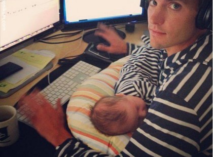 Amikor az anya elhagyja a házat, EZ történik. Ezeknek az apáknak csak a bajkeverés jár a fejükben.