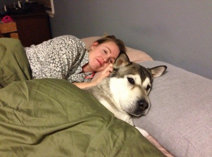 7 erős érv, hogy kutyával aludj!