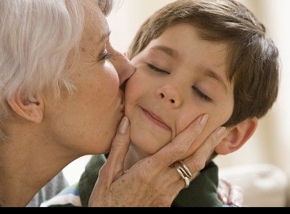 Az anyának földbe gyökerezett a lába, ám a nagymama tudta, mit kell tenni!