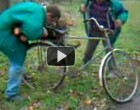 Ilyen amikor két részeg fát pakol!bepisilsz a röhögéstől ! Hatalmas videó :