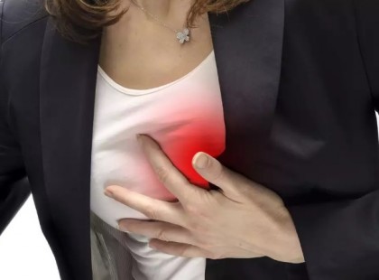 Nagyon fontos tudnunk: a női szívroham más!! Ezek a tünetek és a sürgős teendők!!!