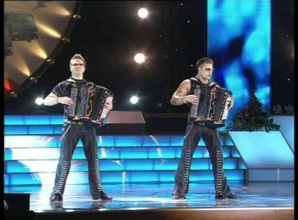 Gyerekek, ilyen előadást még soha sem láttatok,ezt érdemes lesz nektek is megnézni,főleg ha meghallod mit játszanak!