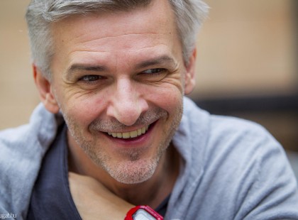 Alföldi Róbert színész, műsorvezető, rendező, most lett 49 éves! Isten éltesse! Köszöntsük őt sok lájkkal!