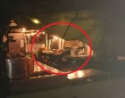 GYOMORFORGATÓ, MILYEN ÉTELEKET ADNAK A GYANÚTLAN VÁSÁRLÓKNAK A VÖRÖSMARTY TÉRI KARÁCSONYI VÁSÁRBAN
