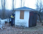 Testével melegített a rendőr egy idős férfit a mentők kiérkezéséig.