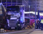 Teherautó hajtott egy karácsonyi vásárba
