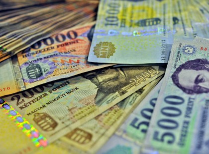 SZUPER HÍR! JANUÁR 1-TŐL NŐ A MUNKANÉLKÜLI SEGÉLY ÖSSZEGE! ENNYIVEL KAPNAK TÖBBET AZ ÁLLÁSKERESŐK!