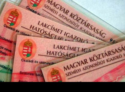 Most mindenképpen érdemes megcsináltatnod a lakcímkártyádat ha hibásak az adtok!