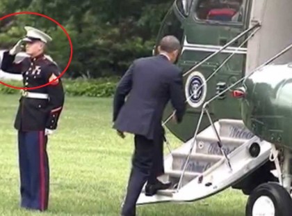 Obama elfelejtett tisztelegni a katonának. Aztán váratlan dolog történt! Több ilyen politikus kellene!