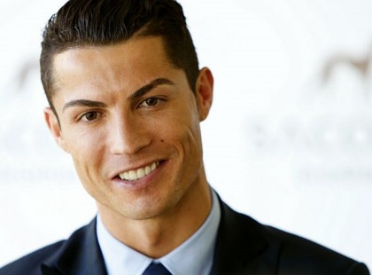 Ro­naldo gye­re­kek tíz­ez­re­i­nek ka­rá­cso­nyát tette szebbé! Vi­lág­klasszis já­té­kos, ér­ző­szívű ember.