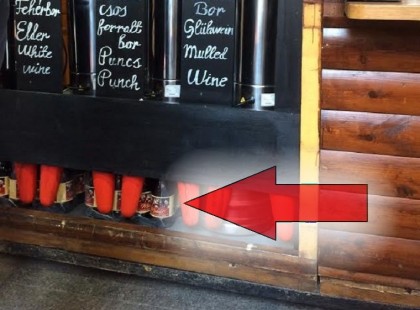 Vörösmarty téri vásár: kannással hígítják a „minőségi” forralt bort?