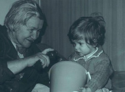 Ez a nő éveken keresztül koporsókba és dobozokba tett több ezer gyermeket, amíg el nem kapták. Az oka meg fog ríkatni téged.