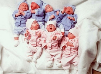 A világon elsőként életben maradt hetes ikrek - már 19 évesek!