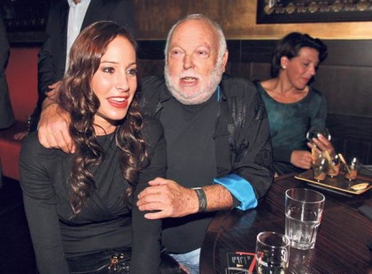 VAJNA TÍMEÁT ÚGY OSZTJA KI LEVÉLBEN GIZI, HOGY OLYAT MÉG NEM LÁTTUNK!