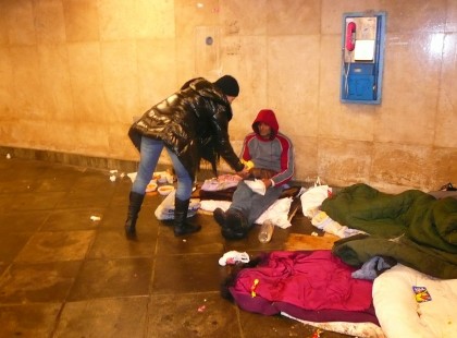 Budapest- Cipő nélkül kizavarni egy hajléktalant a rekord hidegbe?