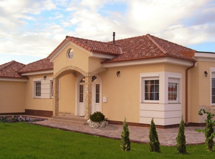 MEGJÖTTEK A 2 HÓNAP ALATT FELHÚZOTT GYORSHÁZAK MAGYARORSZÁGRA!