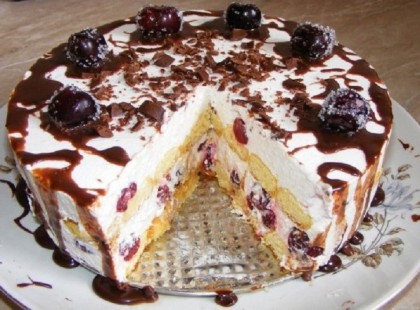 Minden nap elkészíteném ezt a tortát! A világ legfinomabb tortája sütés nélkül készül, meggyel és babapiskótával!