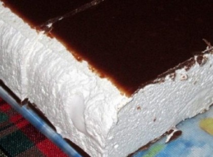 HÁZILAG KÉSZÍTETT MADÁRTEJ SZELET – ANNYIRA PUHA, HOGY SZINTE ELOLVAD A SZÁDBAN!