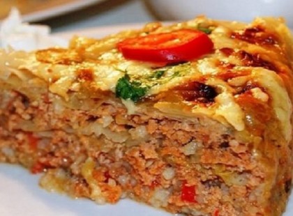 Nem készítek töltött káposztát, mióta kipróbáltam ezt a darált húsos rakott káposztát! Könnyen elkészül és fenséges!