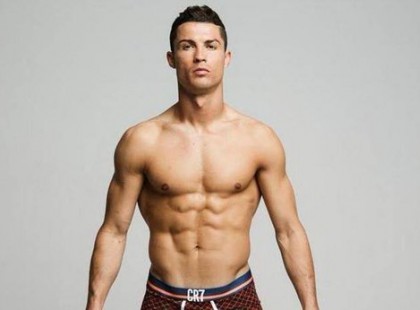 Könny szökött a szemünkbe, mikor megtudtunk, miért nincs Cristiano Ronaldón egy tetoválás sem!