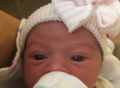 Mielőtt meghalt, becsatolta a biztonsági övet, majd kidobta kisbabáját az ablakon. A tűzoltók alig hittek a szemüknek!