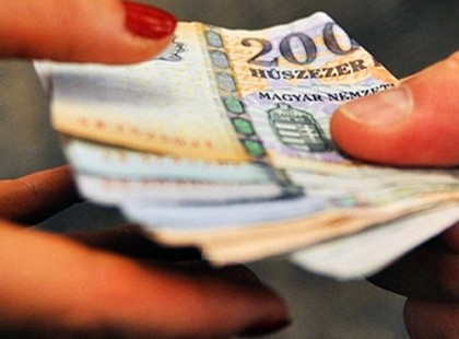 Családok figyelem! Mutatjuk kihez mikor érkezik meg a családi pótlék márciusban az új utalási rendszer szerint!