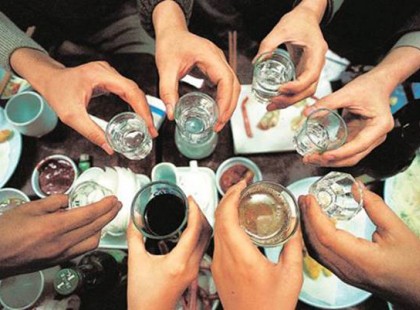 Ezért nem voltak a régiek betegek: a pálinka szinte mindenre gyógyír!