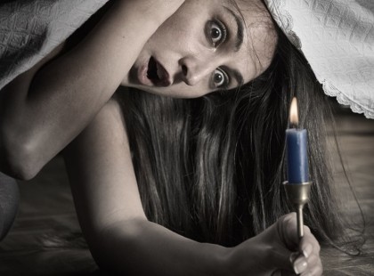 A nő ágy alá bújt, hogy tesztelje párja hűségét. Nem számított arra, amit hallott!