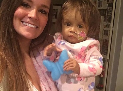 Ezt a 22 éves nőt felfogadták, hogy gondoskodjon a babájukról, mindössze három héttel ezelőtt. De a szülők soha nem számítottak arra, hogy mit fog tenni.