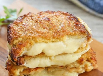 Ke­nyér nél­kül, itt a fan­tasz­ti­kus saj­tos karfi­ol­szend­vics