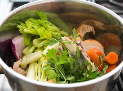 Nagy hiba, ha így főzöd a húslevest, tudtad?