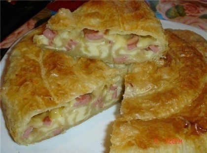 A hozzávalókat tedd a réteslapra, tekerd fel, süsd meg és kész is! Tökéletes recept, ha gyors finomságra vágysz!